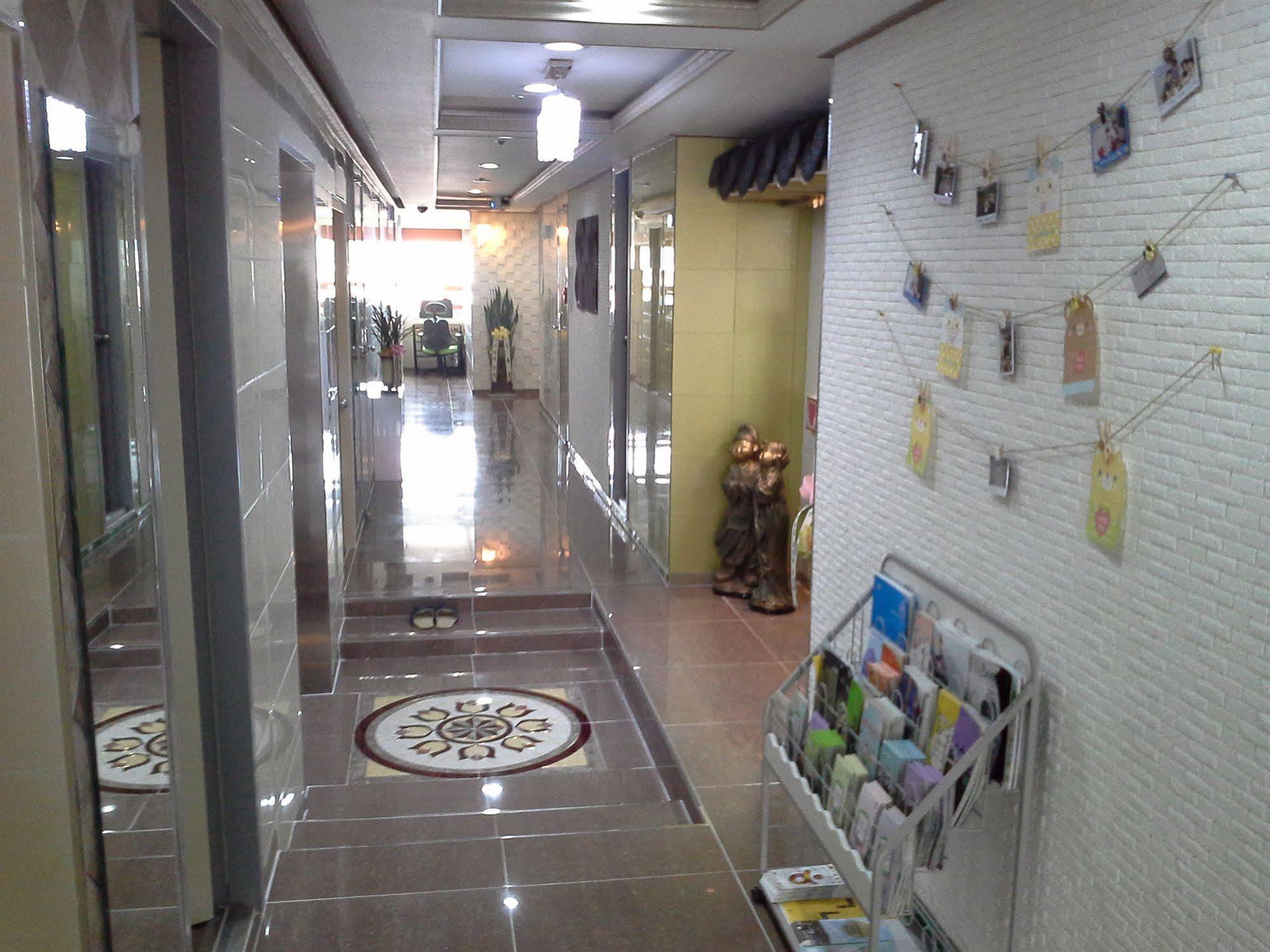 Feliz Guesthouse, Seoul Station Extérieur photo